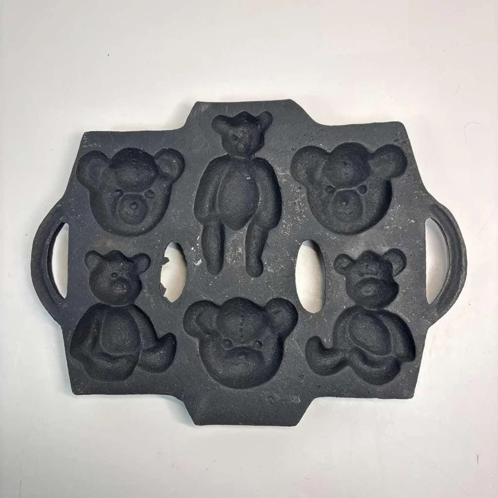 Vintage Cast‎ Iron Teddy Bear Muffin Cookie Candy Mold 1980s 6 Bears 9 1/2